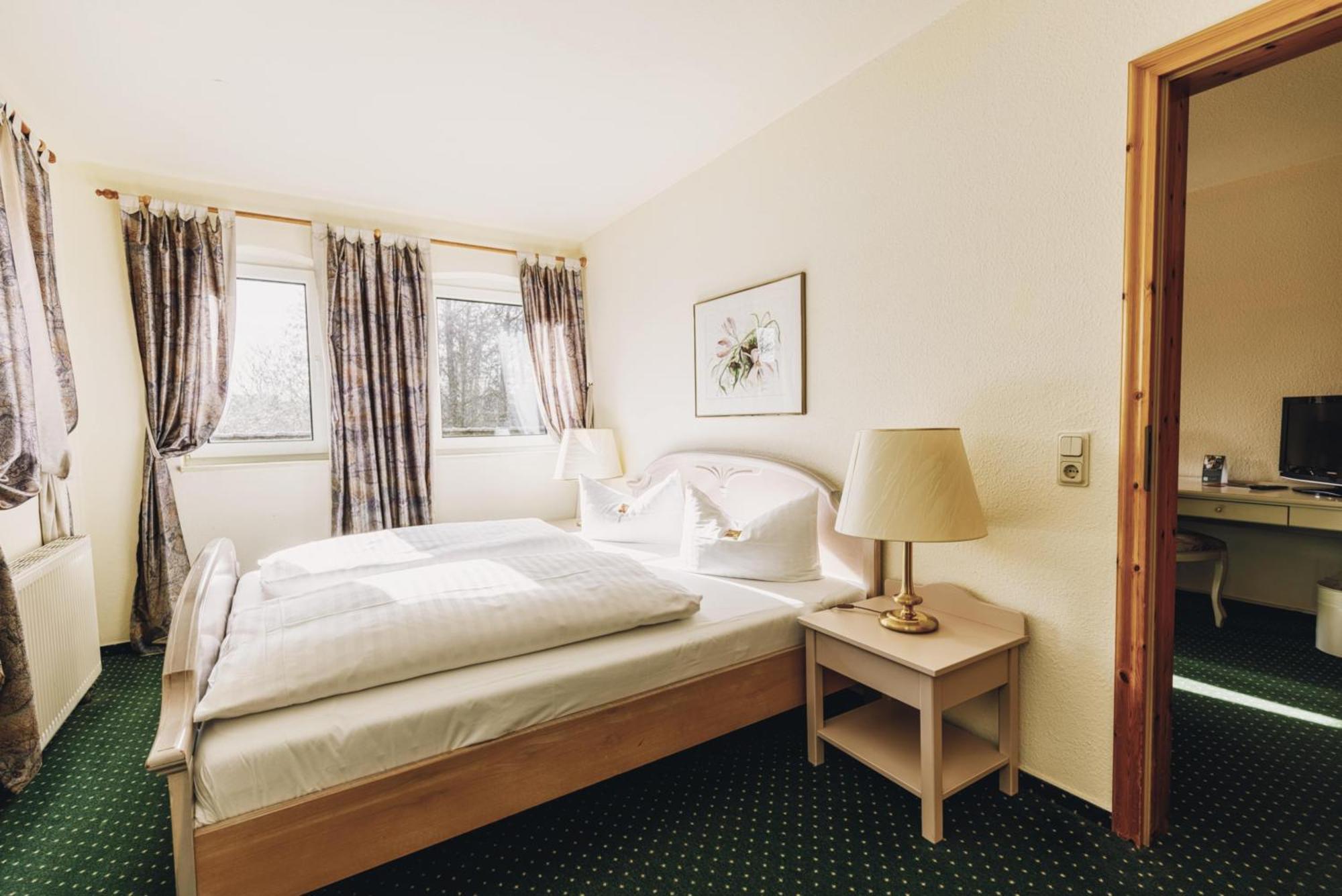 Seehotel Heidehof Klein Nemerow Экстерьер фото
